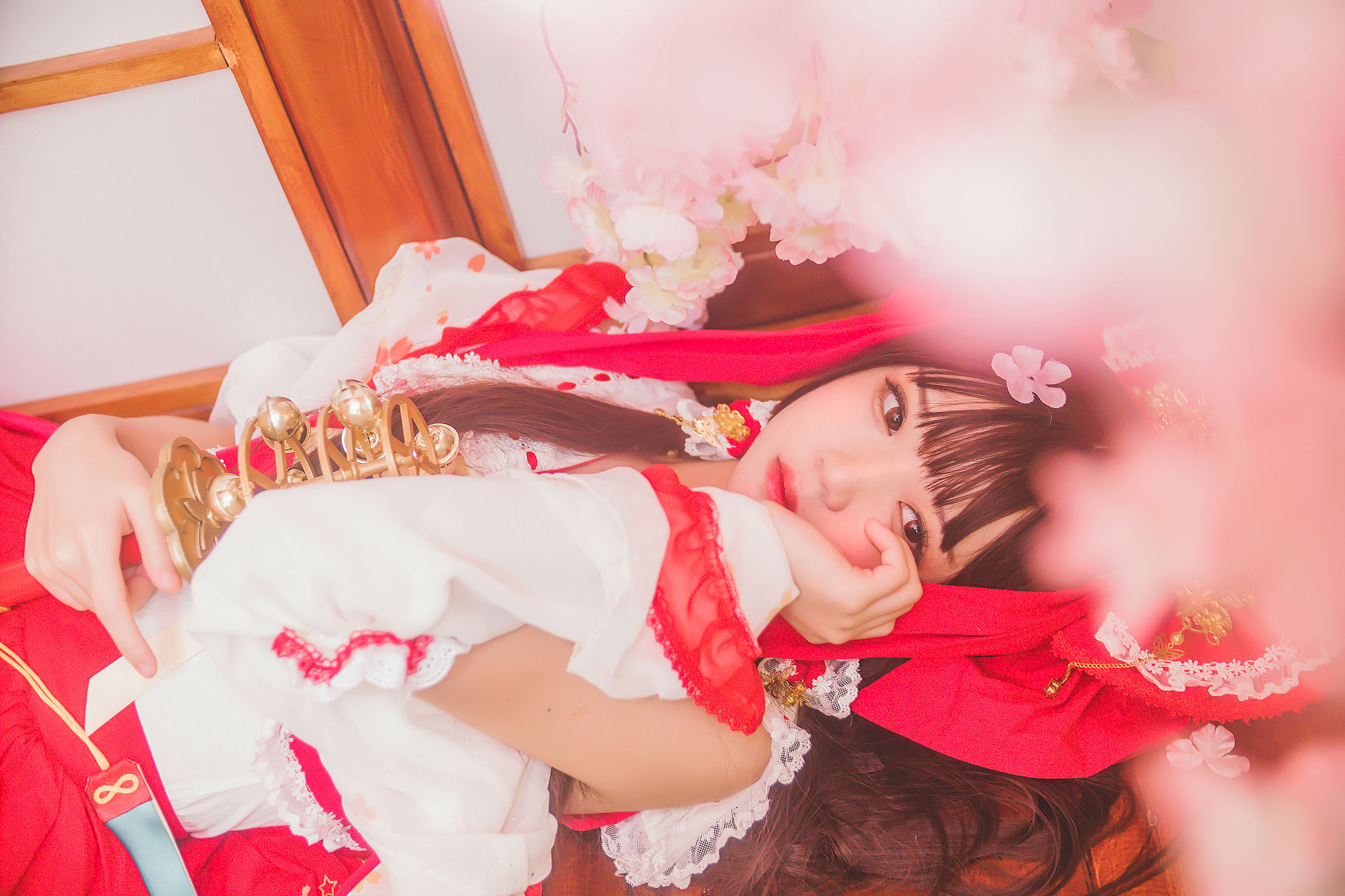 [萝莉COS] 桜桃喵《灵梦 新年快乐》 Cosplay-第5张
