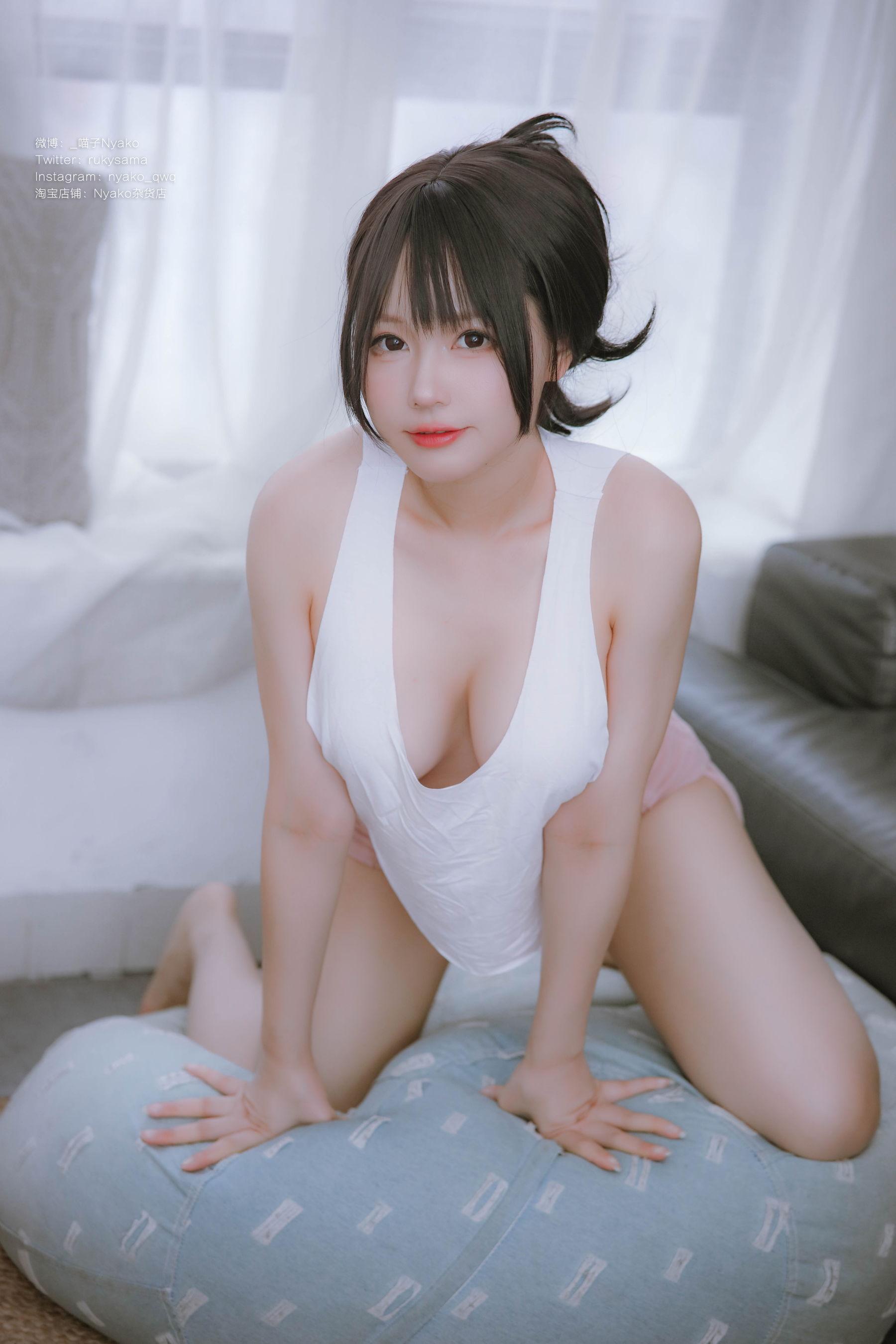 萌妹子Nyako喵子 – 隣のやばいお姉さん 背心 Cosplay-第1张