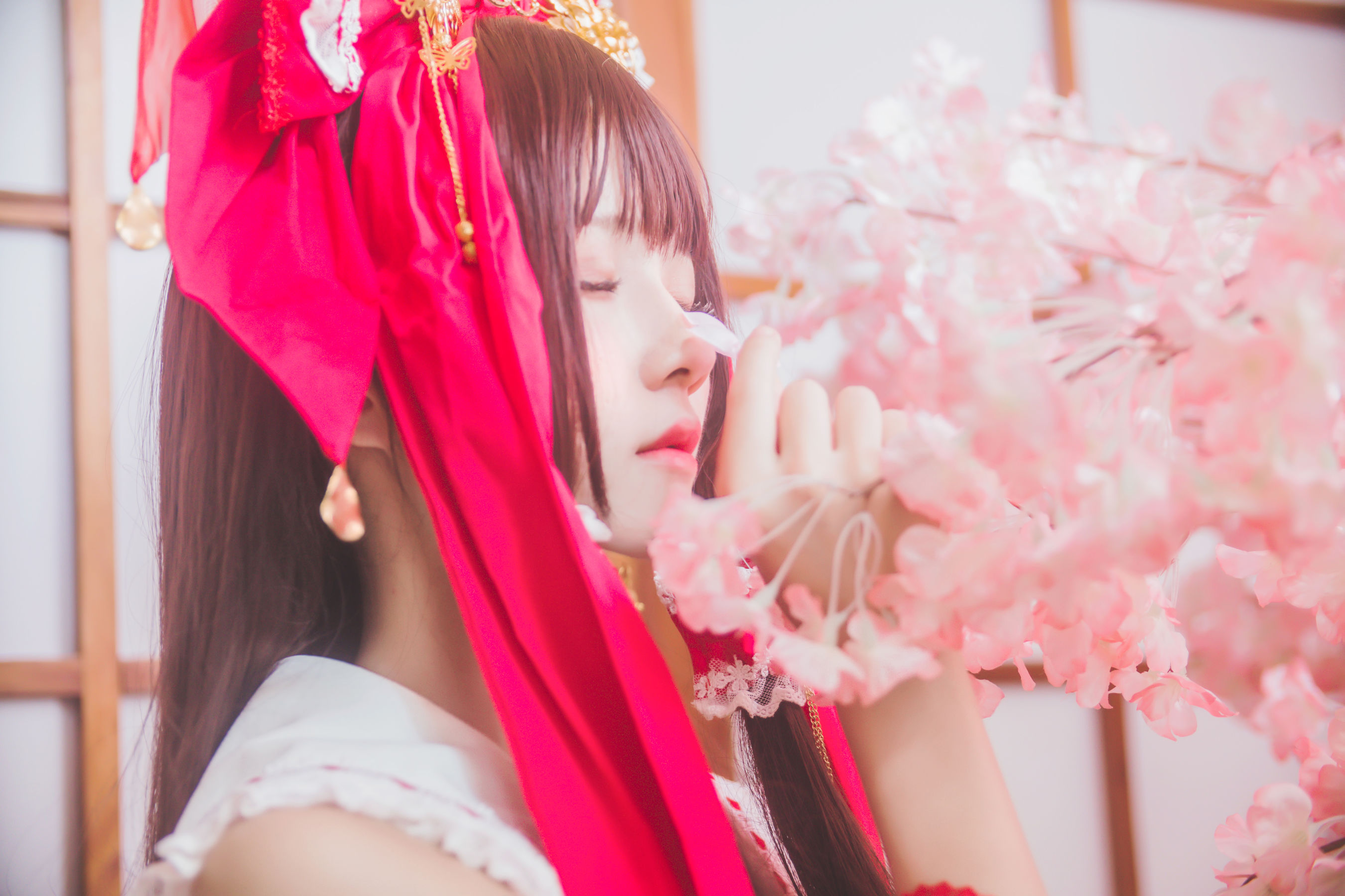 [萝莉COS] 桜桃喵《灵梦 新年快乐》 Cosplay-第26张