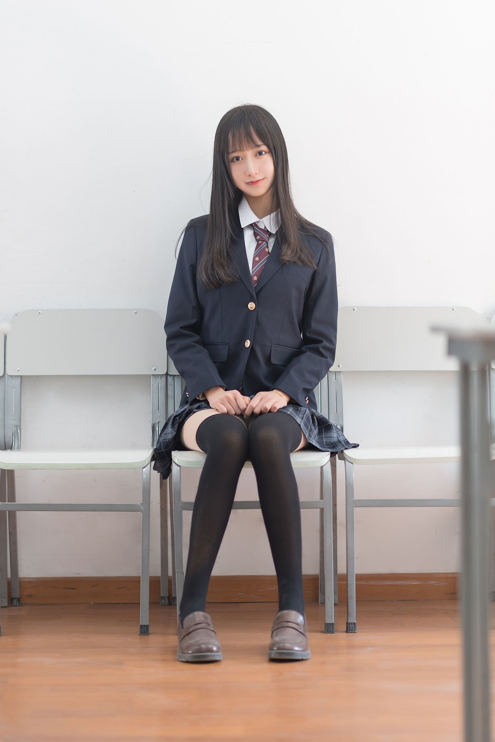 [萝莉COS] 木绵绵OwO – 西式JK Cosplay-第10张