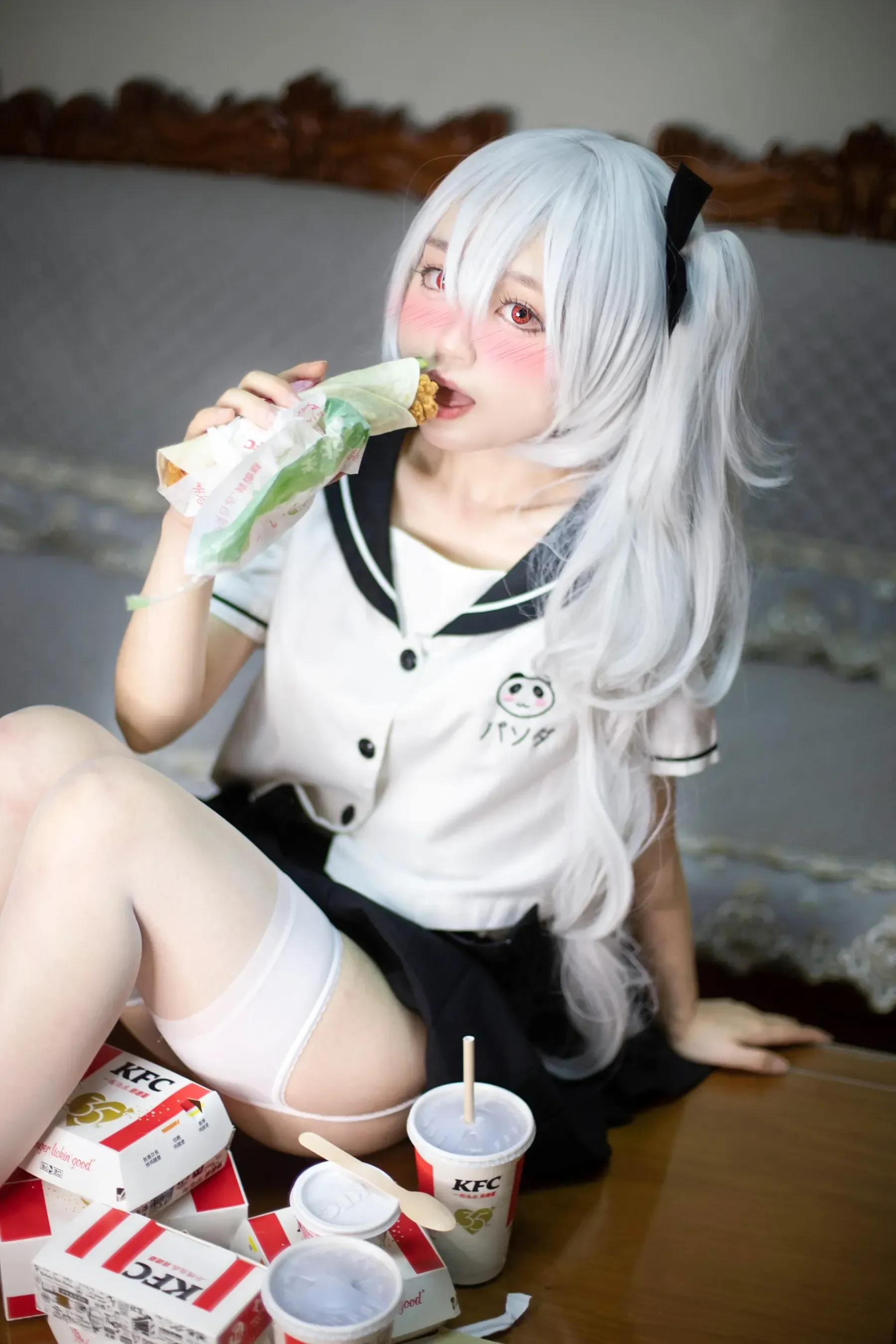 神沢永莉 – 疯狂星期四 Cosplay-第2张