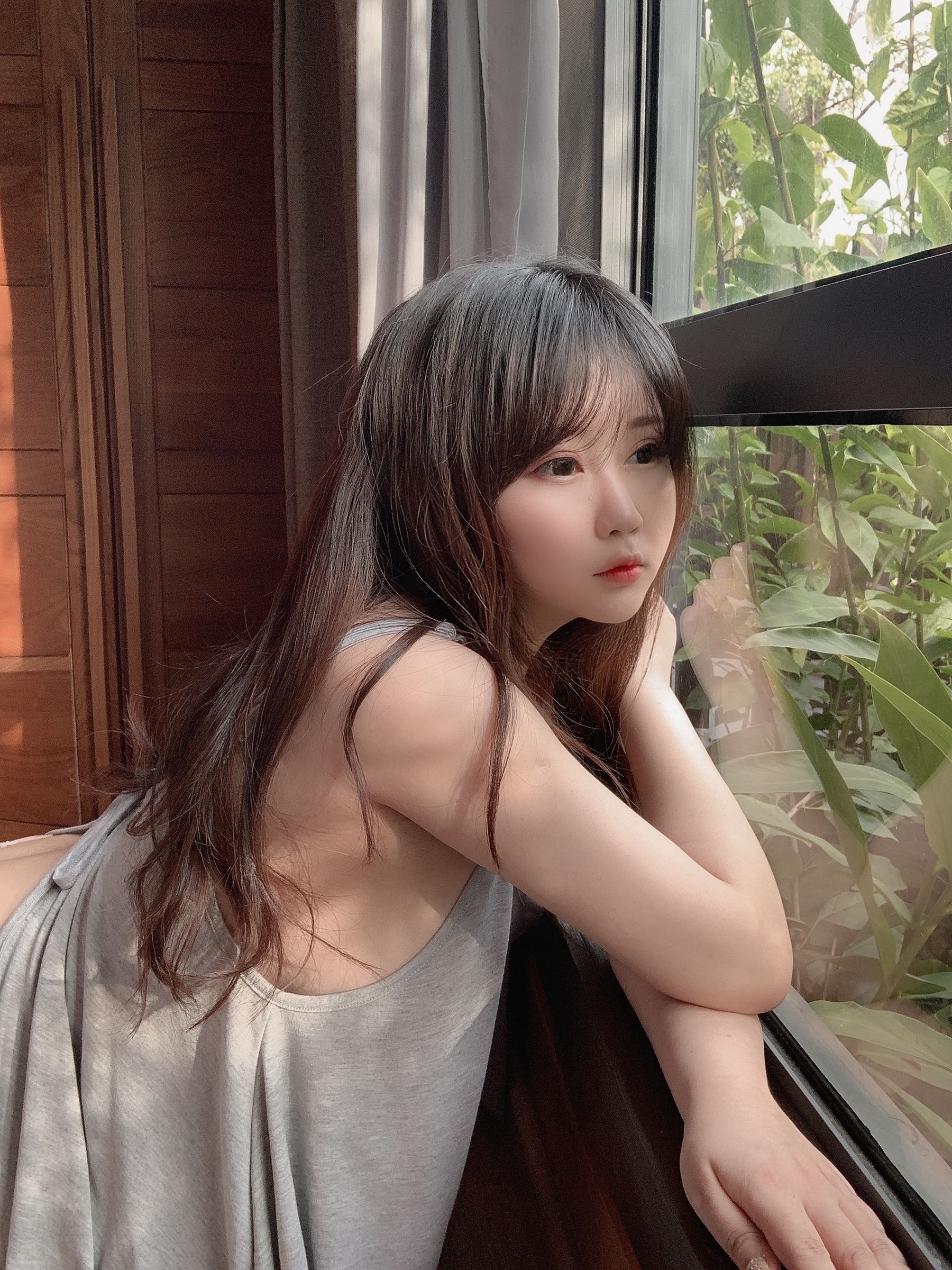 [Cosplay写真] 蜜桃少女是依酱呀 – 光 Cosplay-第34张