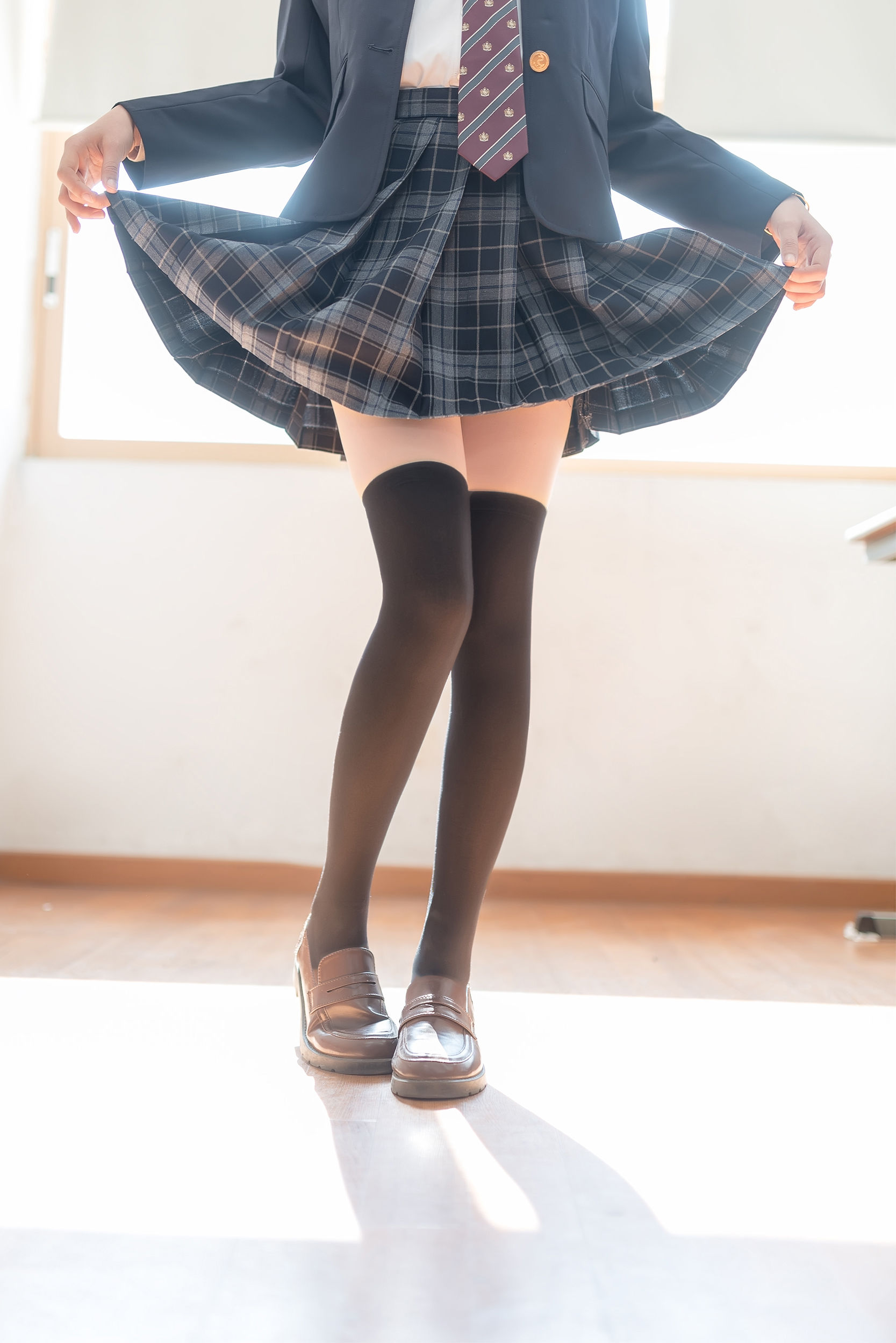 [萝莉COS] 木绵绵OwO – 西式JK Cosplay-第25张