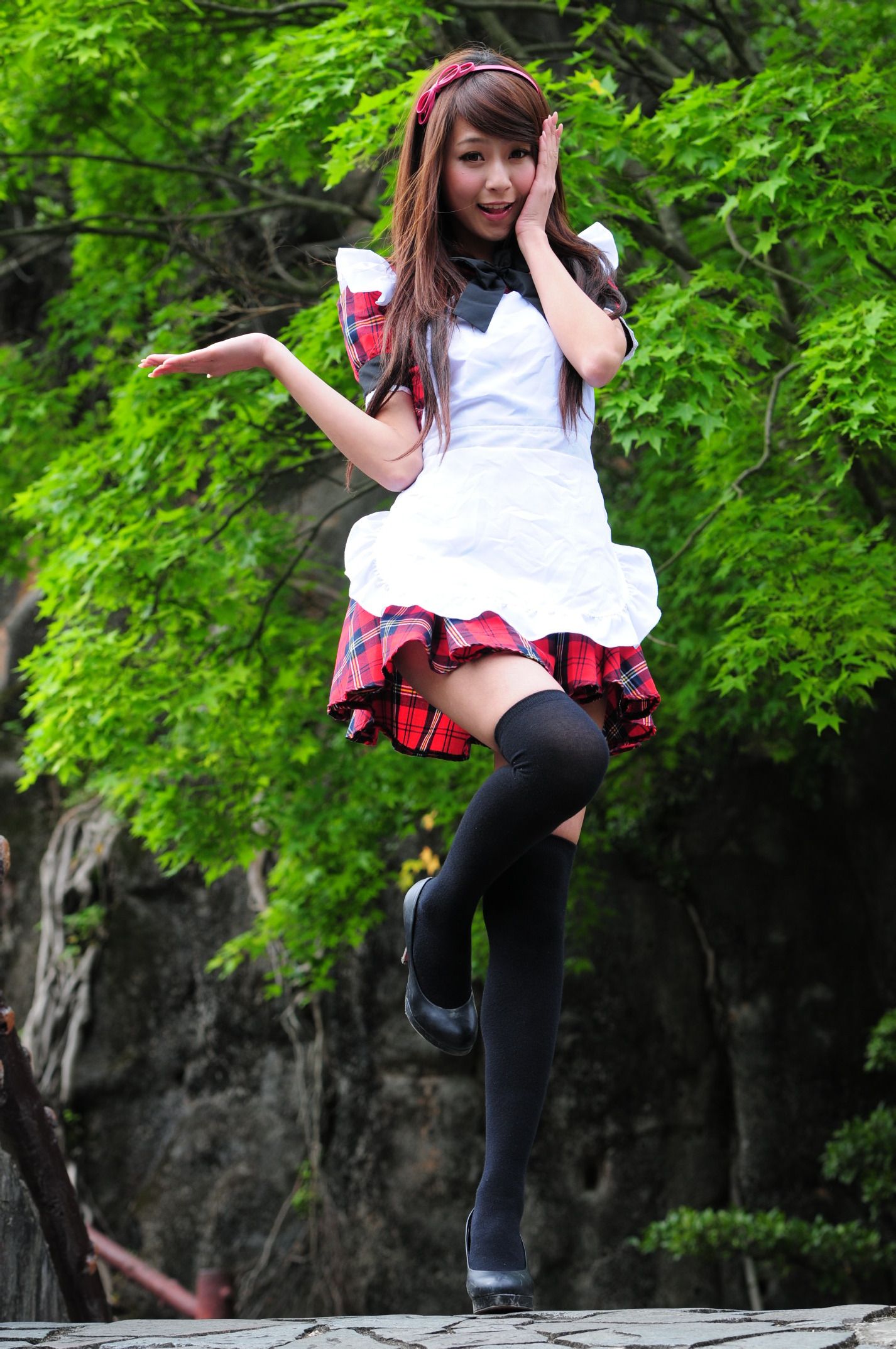 winnie小雪@庄温妮《校园长筒袜女仆美拍》 Cosplay-第1张