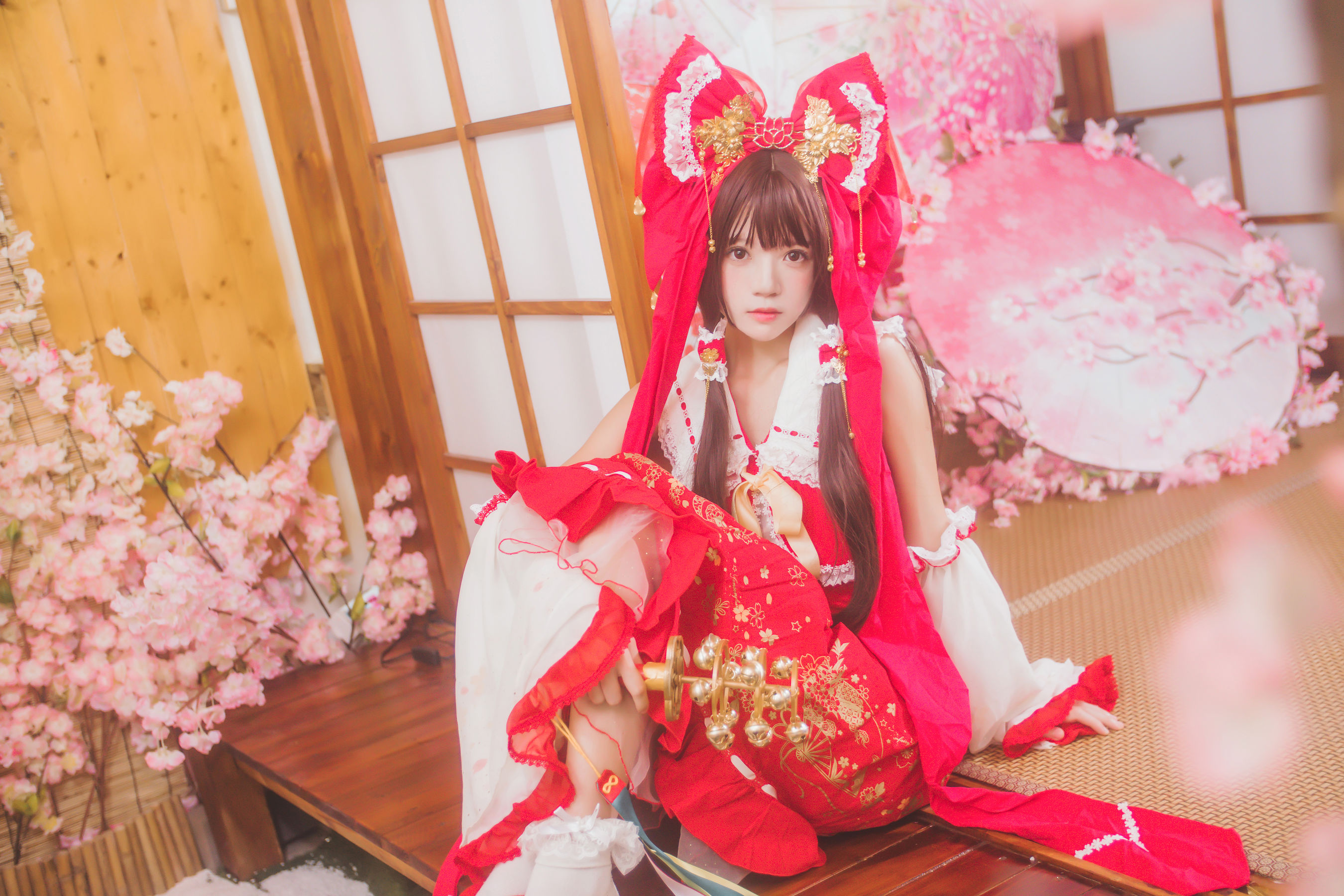 [萝莉COS] 桜桃喵《灵梦 新年快乐》 Cosplay-第25张