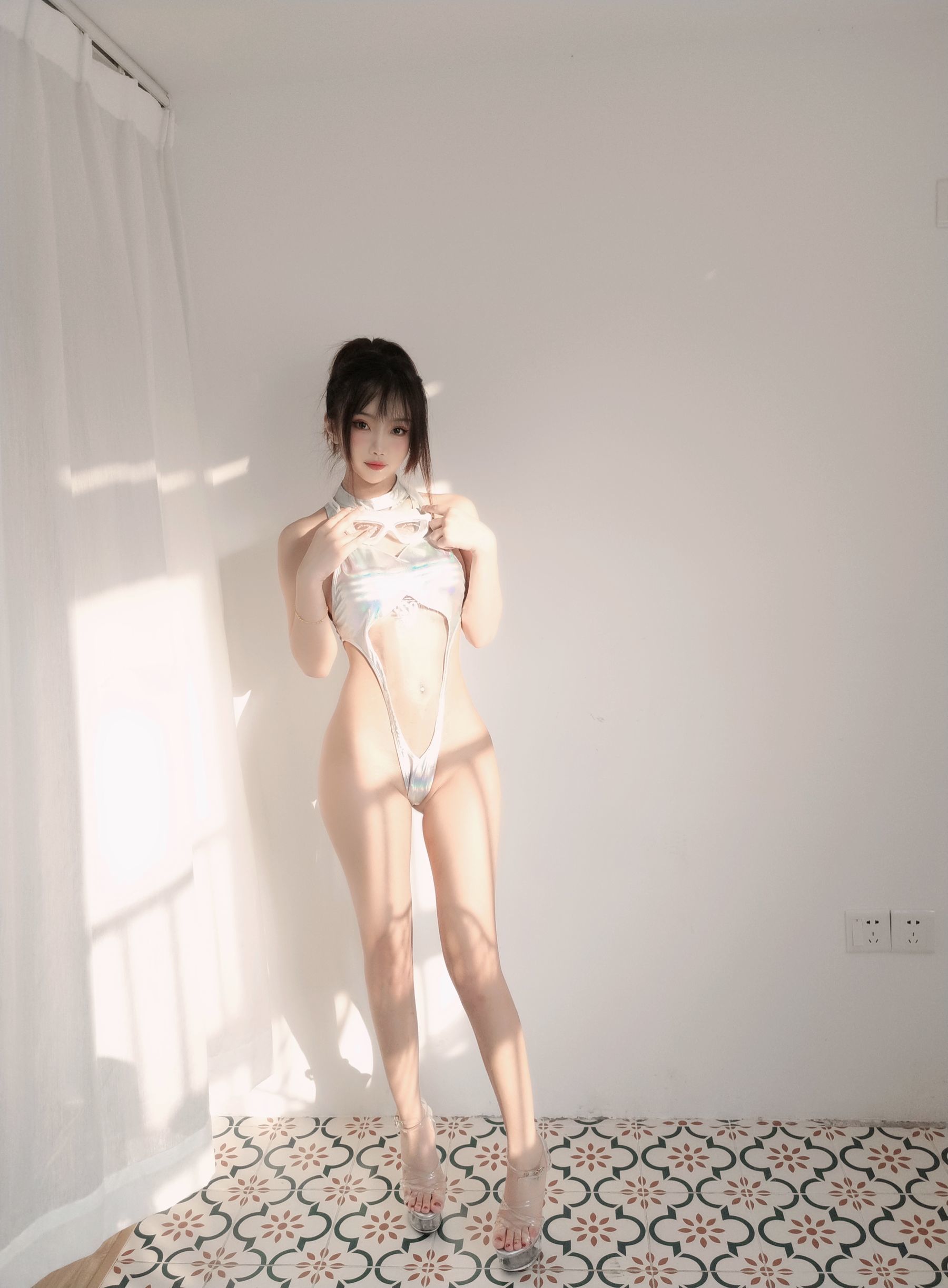 白嫩美少女鬼畜瑶 – 镭射竞泳 Cosplay-第8张